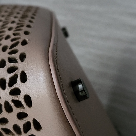 Alaia bucket bag - Picture 5 of 12